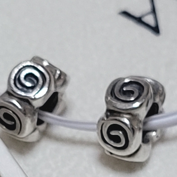 PANDORA Roses Spacer Charms (per charm) - Picture 7 of 8